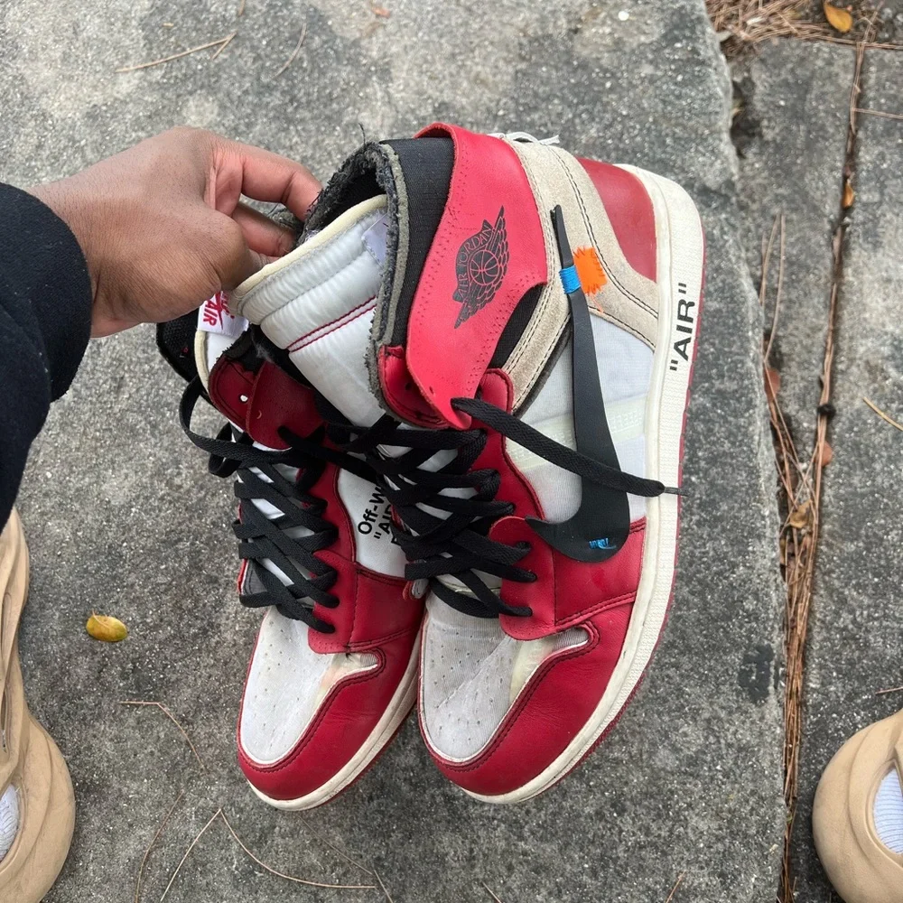 Air Jordan Off-White Chicago 1s - Picture 1 of 2